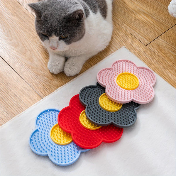Lovely Flower Lick Mat for Dogs Cats Slow Food Plate Slow Feeder Non-Slip Suction Cups Silicone Dog Pet Slow Food Licking Pad